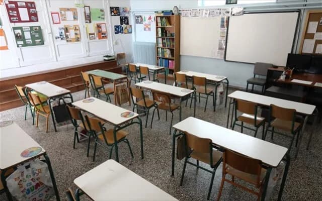 Лутраки: Учительница обвиняет 6-летнего ученика в домогательствах