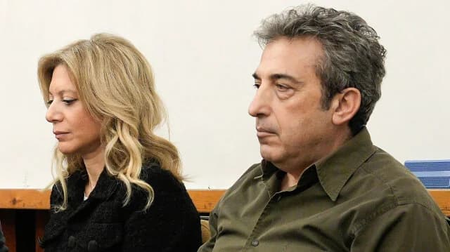 Tempi: Miembros de la Asociación se Distancian de Karystianou