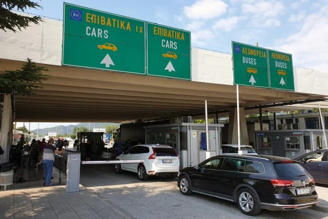 Agricultores bloquean cruces fronterizos en Promajonas, Nevrokopi, Evzoni y Niki