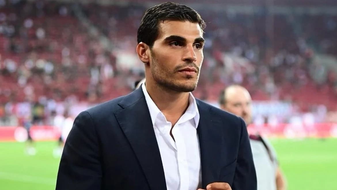 Miltiadis Marinakis: Touching 'Goodbye' to his grandmother, Eirini Marinaki