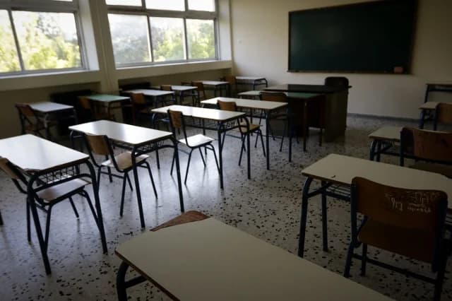 Волос: Учитель Запер Учеников в Классе – Переполох в Школе