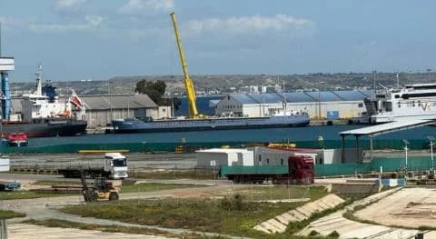 Работники порта Ларнаки бастуют из-за проблем со здоровьем