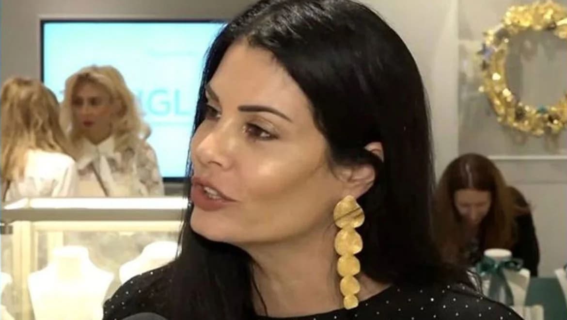 מריה קורינתיו מגיבה להתפרצות של יאניס אייווזיס