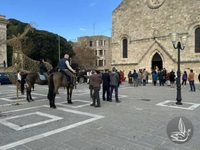 罗德岛为圣莫德斯托斯举办动物教堂礼拜