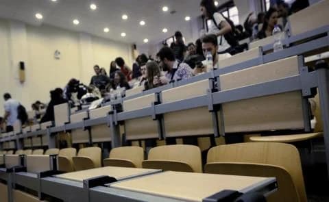Abschluss der Bewertung von Anträgen auf Studentenzuschüsse