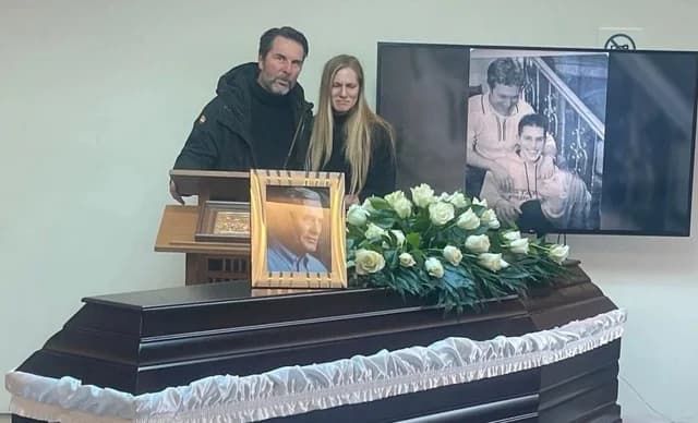 Συγκίνηση στην κηδεία του Αλμπέρτο Εσκενάζυ