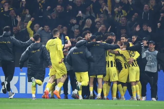 AEK erreicht höchste griechische Platzierung in der UEFA Conference League