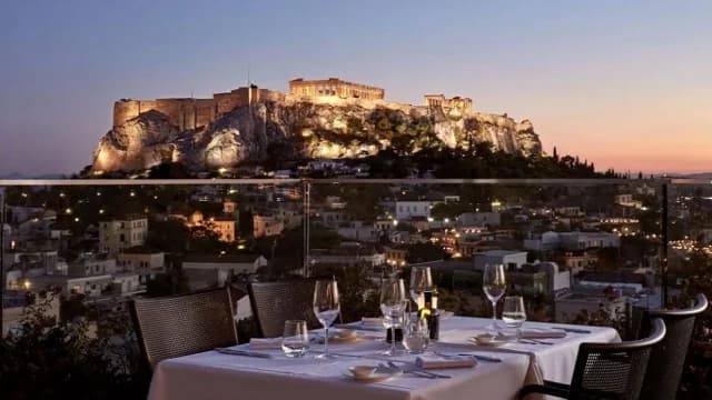Festliche Feiern in den Restaurants der Electra Hotels in Athen und Thessaloniki