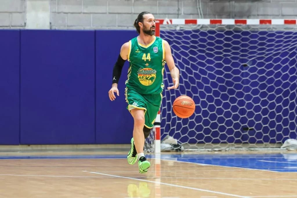 AEK besiegt AEL in Limassol mit 87-62