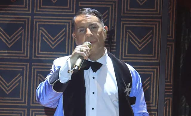 גיורגוס מזונאקיס: גילוי מהמשפחה על ערב הבכורה