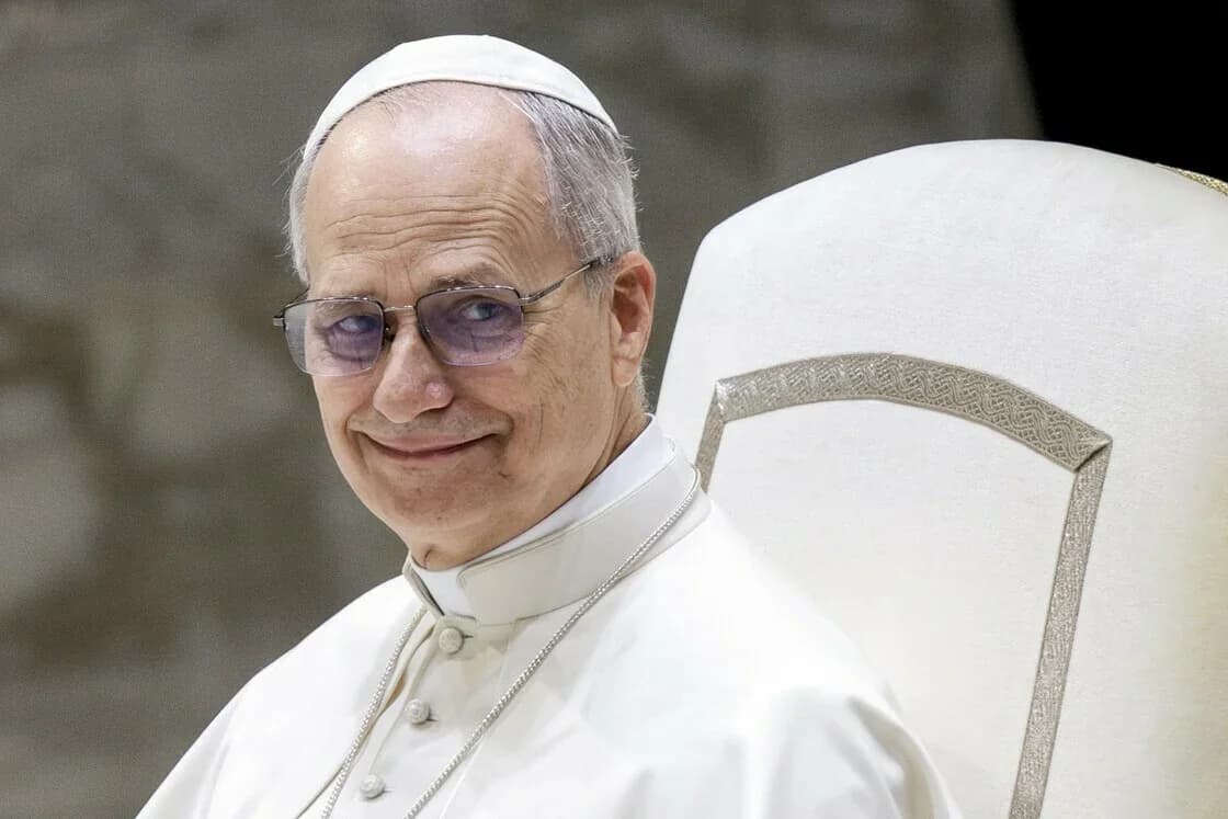 Papst Leo III.: Lernt Deutsch und spielt auf seinem Handy