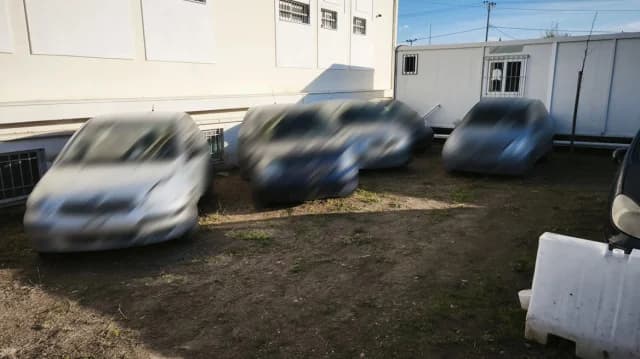 Fahrzeugdiebstahl- und Fälschungsring in Attika ausgehoben – Drei Festnahmen
