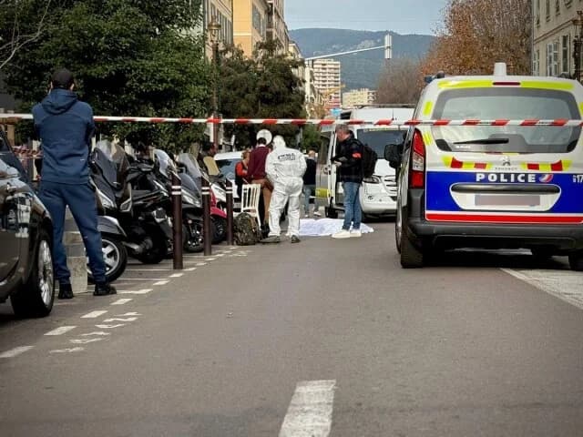 Korsika: Polizei erschießt 26-Jährigen, der Passanten bedroht