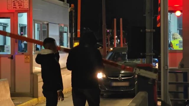 Αγρότες άνοιξαν διόδια σε Αφίδνες και Τραγάνα – Κινητοποιήσεις και συνέχεια