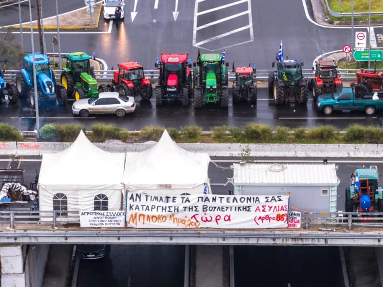 Agricultores: Carreteras abiertas pese a la gestión del tráfico policial