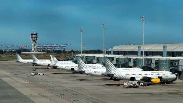 伏林航空空客A320因技术问题在法国紧急降落