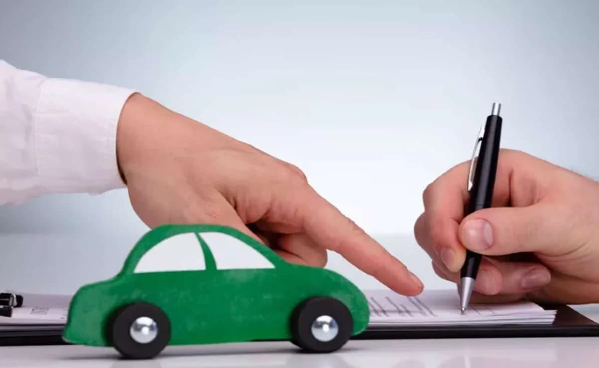 Politico: La norma verde de la UE para automóviles de 2035 es una 'pesadilla' para Chipre