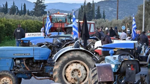 Αιτήματα αγροτών Κορινθίας στον Τσιάρα: «Συμβολή σε θεσμικό διάλογο»