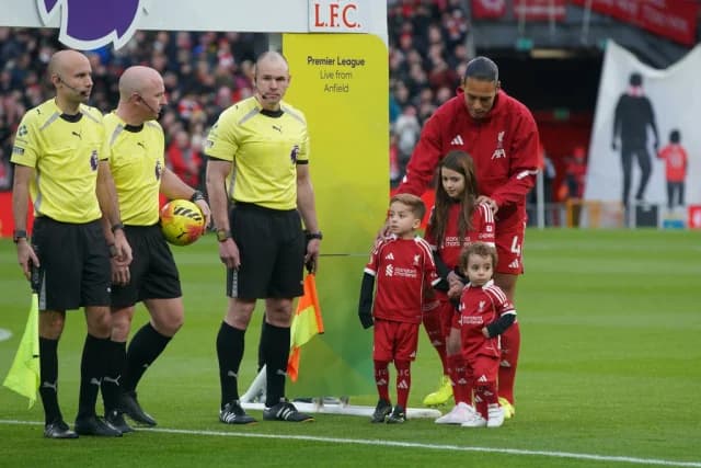 Rührender Moment in Anfield: Diogo Jotas Kinder begleiten Liverpool und Wolves