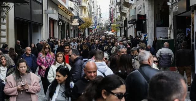 Εμπορικά καταστήματα και σούπερ μάρκετ: Ανοιχτά σήμερα έως τις 18:00