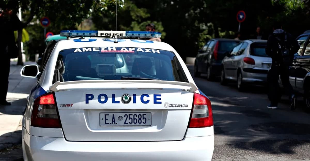 Athen: Mann sticht Frau nieder und springt vom Dach