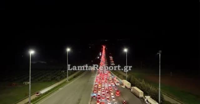 Traffic Chaos: Congestion on Holidaymakers' Return