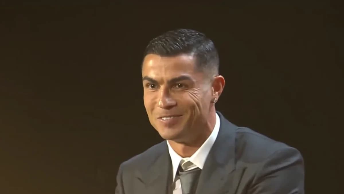 Cristiano Ronaldos extravagante Uhr stiehlt die Show bei den Globe Soccer Awards