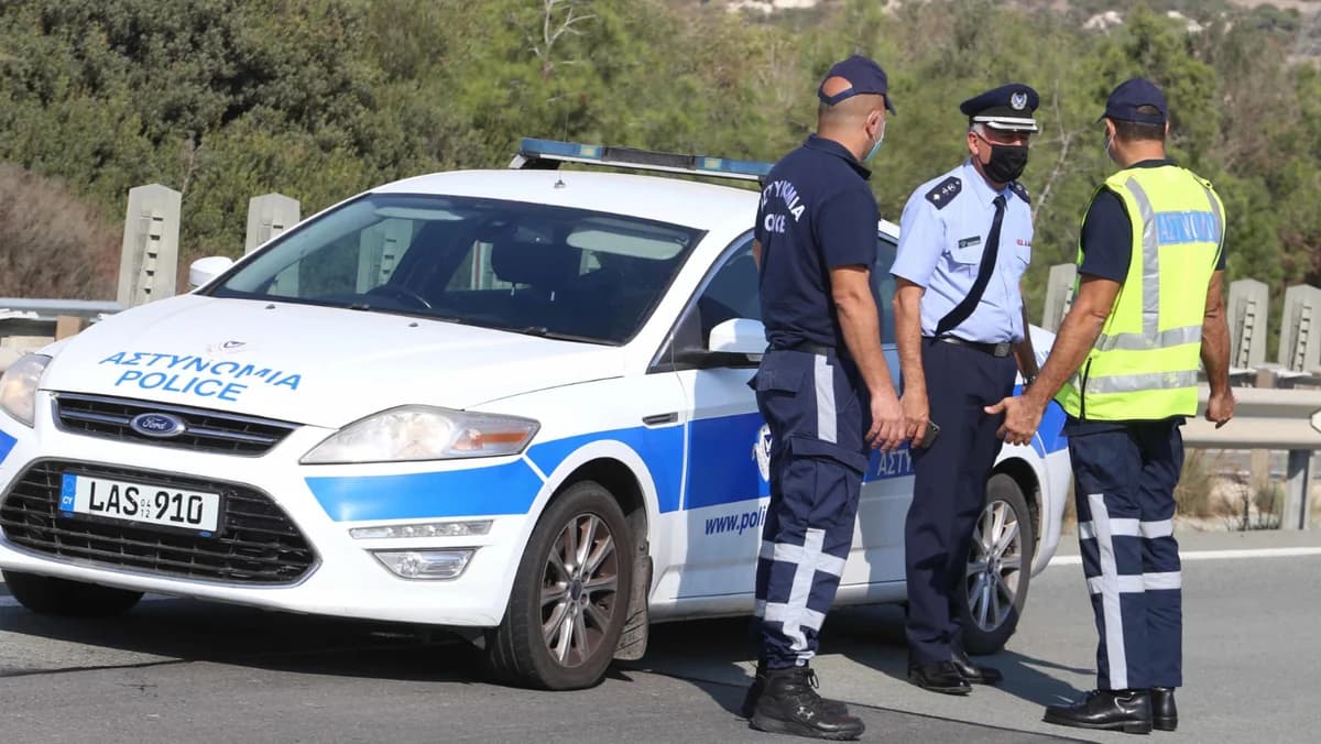 Αλαλούμ στην Αστυνομία Κύπρου: Εντολή για γραβάτες και σκαρπίνια σε συμπλοκές
