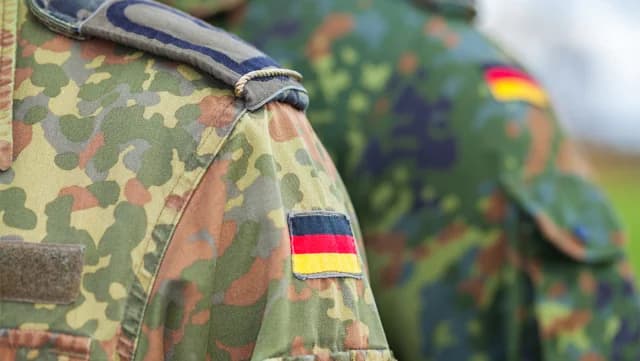 Alemania: Condena de la violencia y el extremismo en unidad de paracaidistas