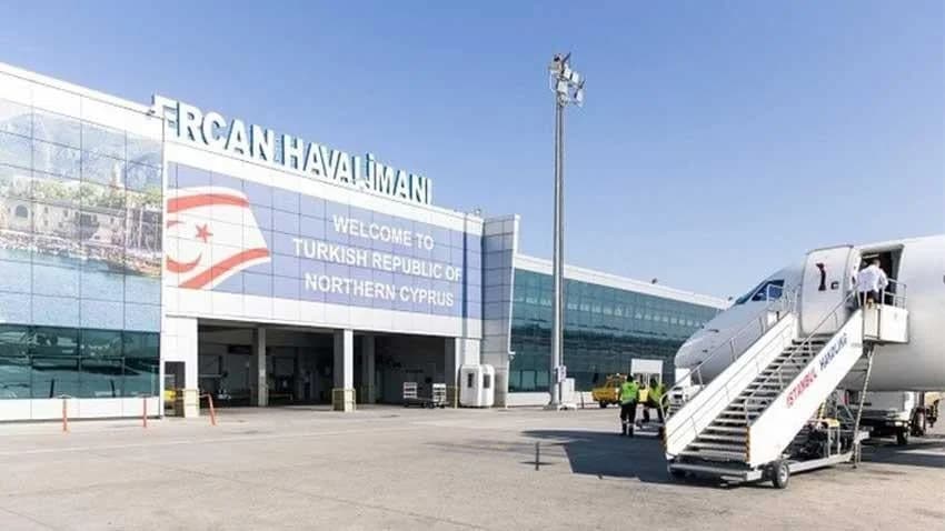 638 Flüge zum/vom illegalen Flughafen Tymbou über Neujahr