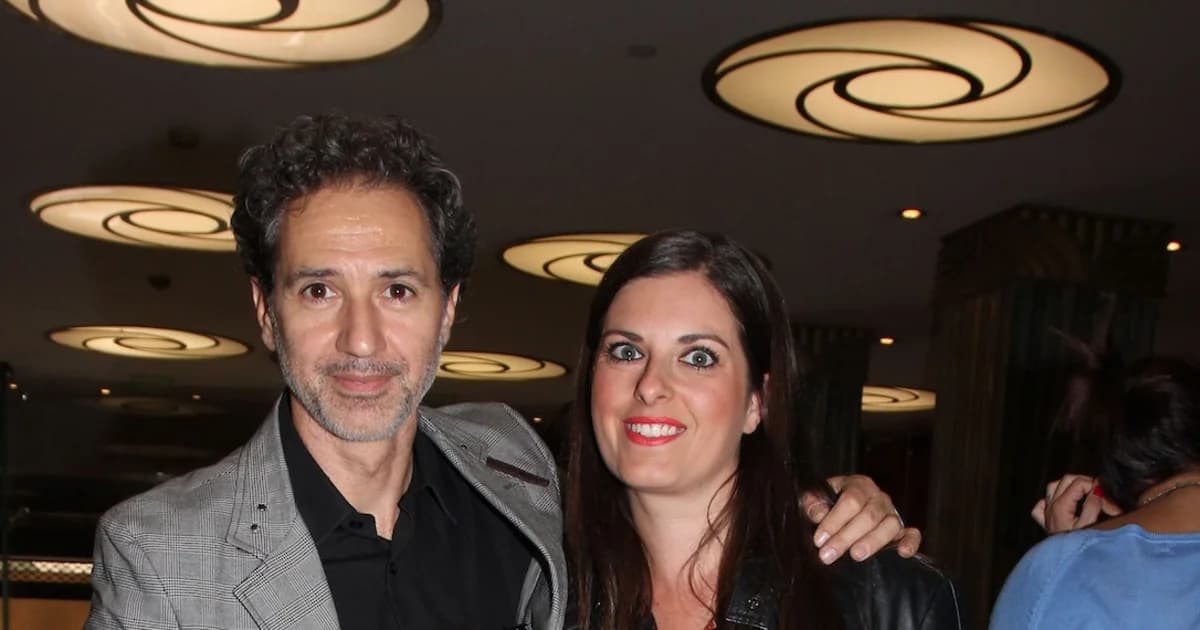La esposa de Dimitris Kokotas comparte un emotivo mensaje: 'Espero que el Año Nuevo lo traiga a casa'
