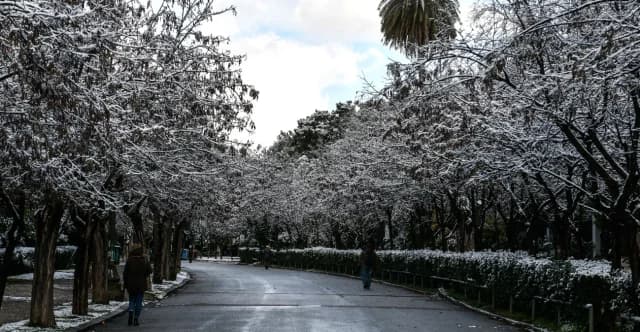 Χειμωνιάτικη Πρωτοχρονιά με κρύο και χιόνια