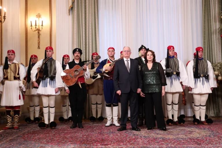 Neujahrsgesänge für Präsident Konstantinos Tasoulas