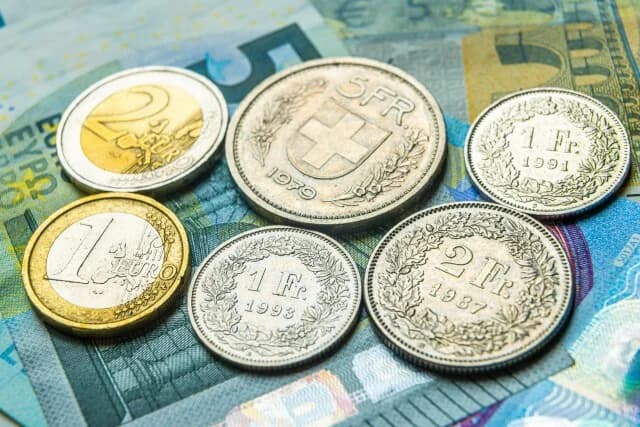 Ελβετικό φράγκο: Προκλήσεις και λύσεις για τα δάνεια