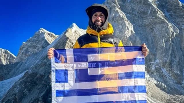 Ilias Vrettos 在喜马拉雅山告别 2025 年