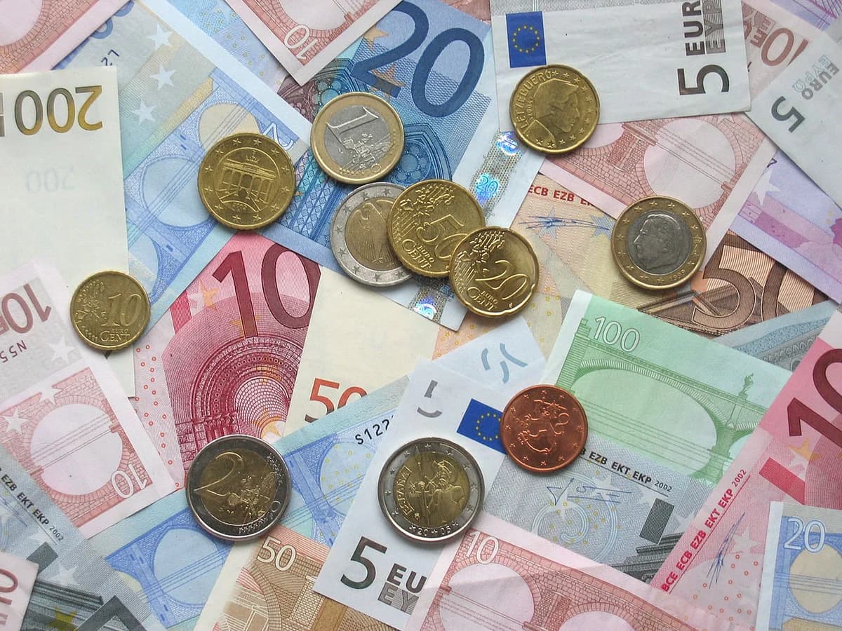 Η Βουλγαρία υιοθέτησε το ευρώ 20 χρόνια μετά την ένταξή της στην ΕΕ