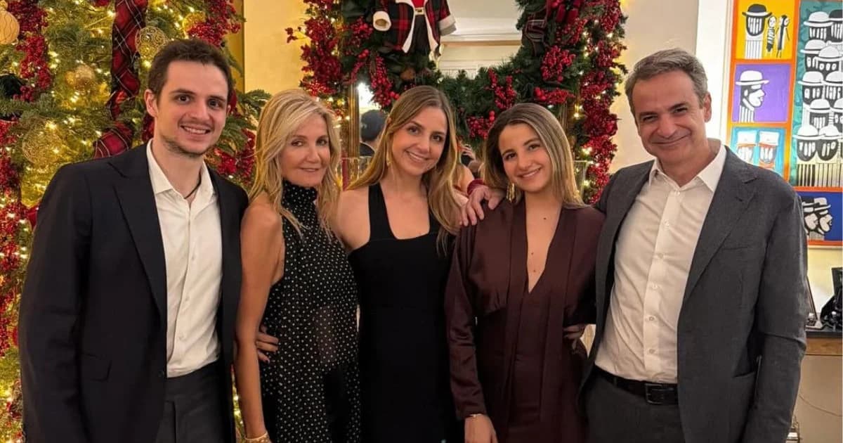 Mitsotakis Family: Wishes for 2026 with Festive Photo