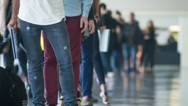 ELSTAT: האבטלה יורדת ל-8.2% בנובמבר 2025