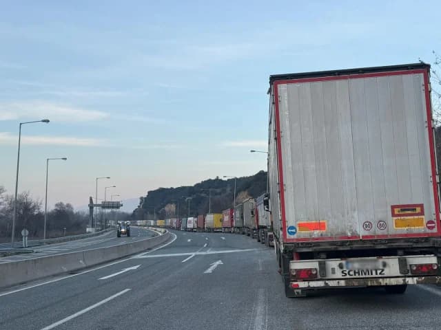 Continúan los bloqueos de agricultores en Málgara, Evzonoi, Promachonas y Niki