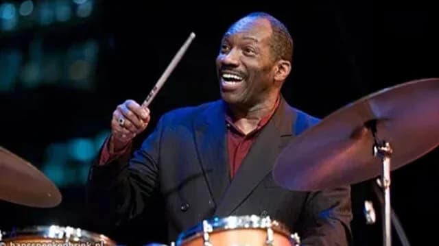 Alvin Queen: Αφιέρωμα στον Oscar Peterson στο Half Note
