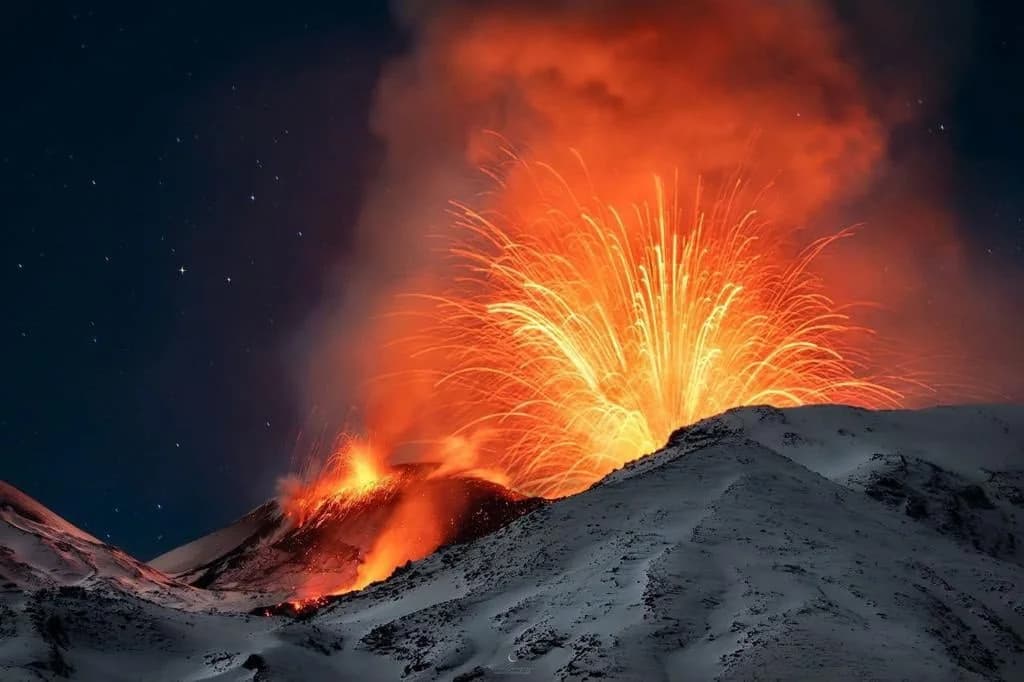 El Etna entra en erupción nuevamente con flujos de lava