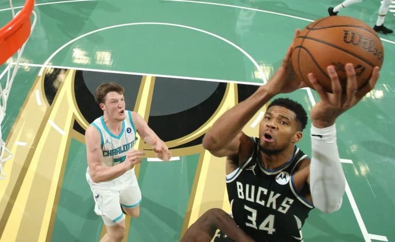Bucks – Hornets 122-121: Antetokounmpo sichert den Sieg