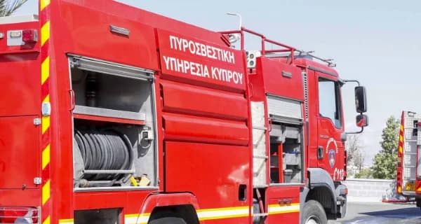 Пожар уничтожил здание в районе Ларнаки
