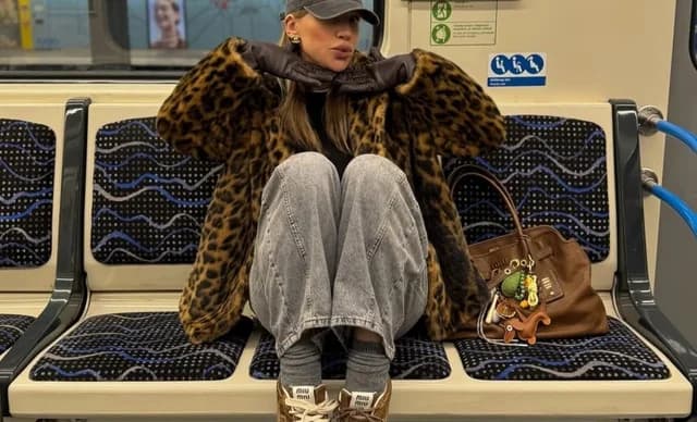 Sneakers im Büro: 6 Looks, die Komfort und Stil verbinden