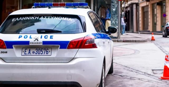 Πάτρα: Σύλληψη 26χρονου για ρίψη αυγών σε αστυνομικό τμήμα