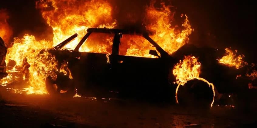 Пожары транспортных средств в Лимассоле: два инцидента за ночь
