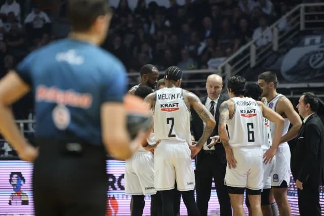PAOK: Flug gestrichen, Übernachtung in Mykonos