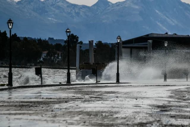 Έως 8 μποφόρ στο Αιγαίο: Πρόγνωση καιρού έως τα Θεοφάνια