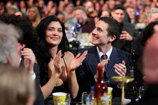 Timothée Chalamet dankt Kylie Jenner bei den Critics Choice Awards 2026