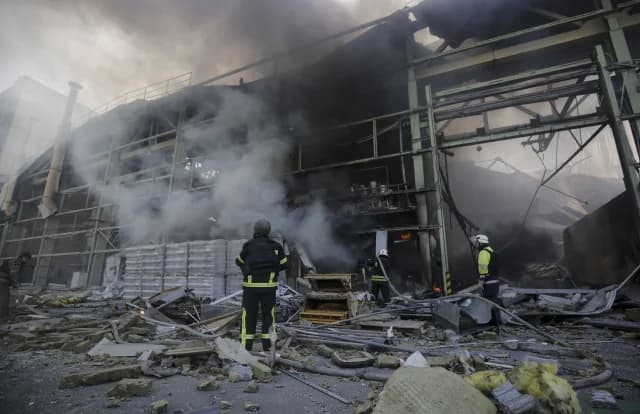 Russische Angriffe in der Ukraine: Stadt Dnipro ohne Strom
